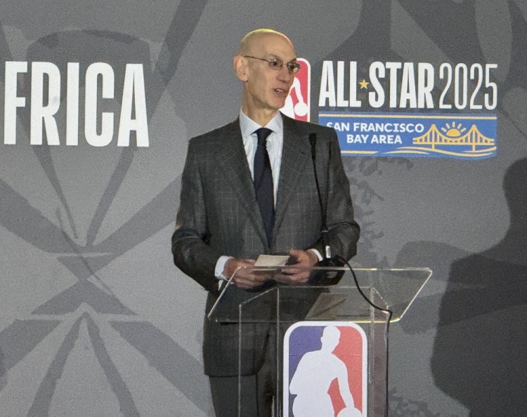 萧华:NBA将设立迪肯贝-穆托姆博人道主义奖
